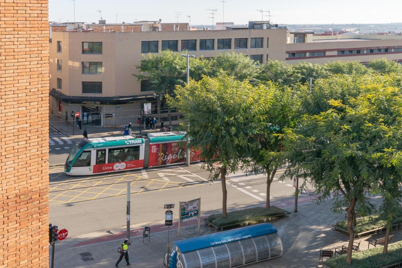Cadillac Lujo Total Sin Pasar Por Un Hotel Cornellà de Llobregat Buitenkant foto